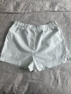 Wilfred White Elastic-Waist Athletic Shorts